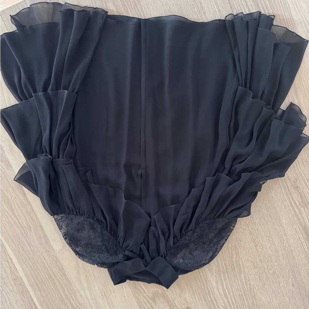 Giambattista Valli - Elegant Black Ruffled Top Silk and Lace